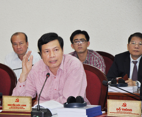 Đồng chí Nguyễn Đức Long, Phó Bí thư Tỉnh ủy, Chủ tịch HĐND tỉnh phát biểu ý kiến tại hội nghị.