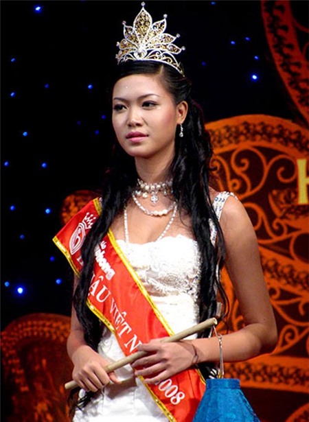 Ngay từ khi mới đăng quang, Hoa hậu Thùy Dung đã phải nhận scandal lớn trong sự nghiệp.