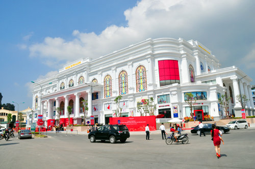 Trung tâm thương mại Vincom Center Hạ Long chính thức khai trương từ giữa tháng 10-2014.