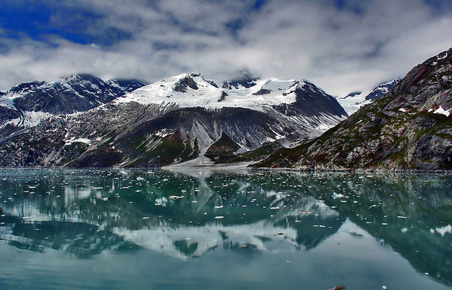 Công viên quốc gia Glacier Bay, Alaska mang vẻ đẹp lãng mạn của nước và băng.