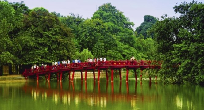 Cầu Thê Húc, Hồ Gươm, Hà Nội - Ảnh: fodors.com