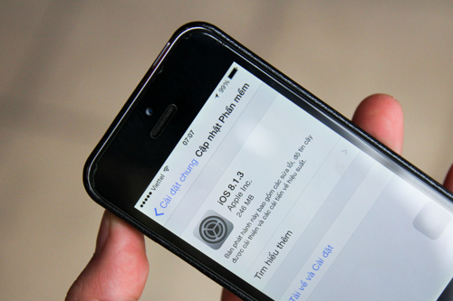 Thông báo cập nhật iOS 8.1.3 trên iPhone 5S.