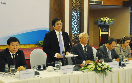 Đồng chí Phạm Minh Chính, Ủy viên T.Ư Đảng, Bí thư Tỉnh ủy phát biểu tại diễn đàn.