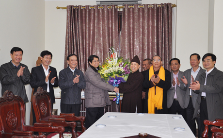 Ban Trị sự Giáo hội Phật giáo tỉnh chúc mừng Tỉnh ủy nhân 85 năm Ngày thành lập Đảng