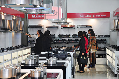 Siêu thị bếp Quảng Phong: Tại siêu thị bếp Quảng Phong, bạn sẽ tìm thấy các sản phẩm bếp chất lượng cao và đẳng cấp nhất. Hãy đến với chúng tôi để khám phá những sản phẩm đa dạng và thú vị nhất cho căn bếp của bạn.