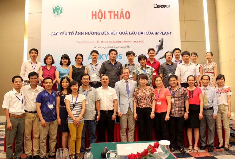 Y, bác sỹ của phòng khám Nha khoa Việt – Pháp Hà Nội tham gia Hội thảo Nha khoa do Densply tổ chức.