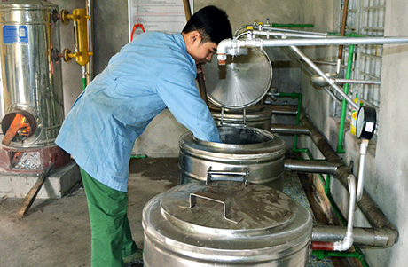 Chiến sĩ Phạm Văn Chung, SN 1995, vừa mới ra trường và nhận nhiệm vụ tại đảo Vĩnh Thực và Tết Ất Mùi vừa qua anh ở lại trực Tết.