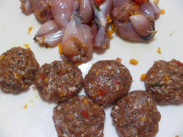 Sơ chế thịt ếch.jpg