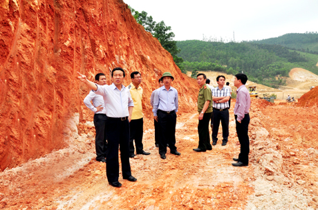 Phó Chủ tịch UBND tỉnh Nguyễn Văn Thành kiểm tra công tác chuẩn bị khởi công Cảng hàng không Quảng Ninh