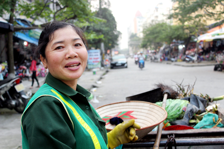 Gần 20 năm chị Vũ Thị An đã gắn bó với công việc của một công nhân môi trường.