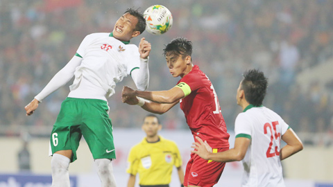 Trung vệ Quế Ngọc Hải (áo đỏ) sẽ là điểm tựa đưa U23 Việt Nam đến chiến thắng