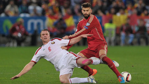 Tây Ban Nha (áo đỏ) sẽ chứng tỏ họ đã trở lại mạnh mẽ bằng trận thắng trước Ukraine