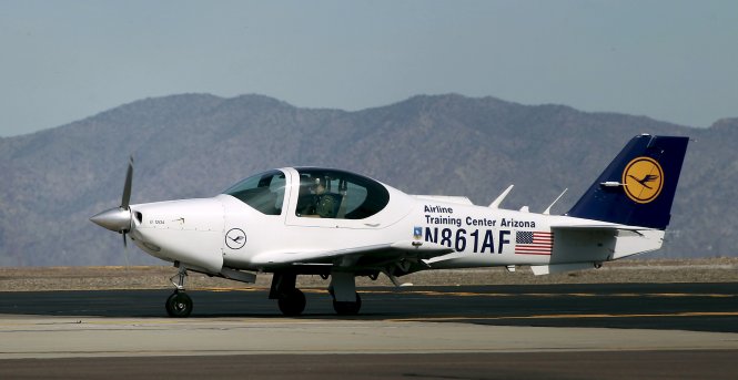 Một máy bay huấn luyện của Lufthansa tại Trung tâm huấn luyện hàng không Arizona  - Ảnh: Reuters
