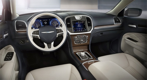 Chrysler 300c Platinum 2015 giá 51.175 USD.