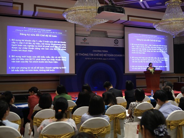 Hội thảo “Cập nhật thông tin chế độ kế toán doanh nghiệp,” ngày 21/4, tại Hà Nội. (Ảnh: HNX cung cấp)