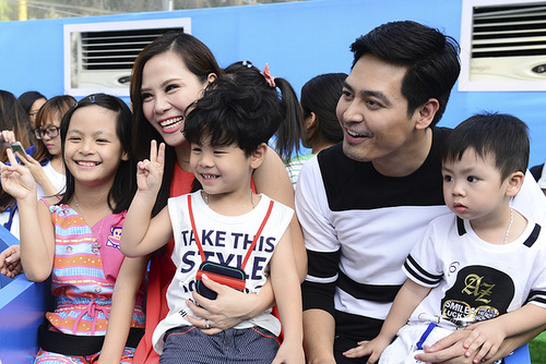 Gia đình hạnh phúc của MC Phan Anh.