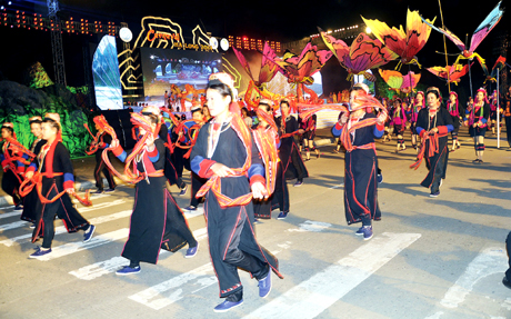 Sắc màu văn hoá các dân tộc thiểu số tại Carnaval Hạ Long.