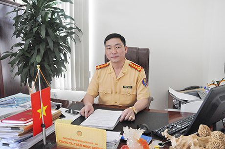 Trung tá Trần Ngọc Dương, Phó Trưởng phòng CSGT đường bộ, đường sắt Công an tỉnh.