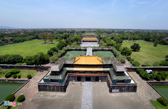 Công trình đồ sộ này rộng 520 ha. Năm 1993 di tích cố đô Huế được UNESCO công nhận là Di sản Văn hóa Thế giới.