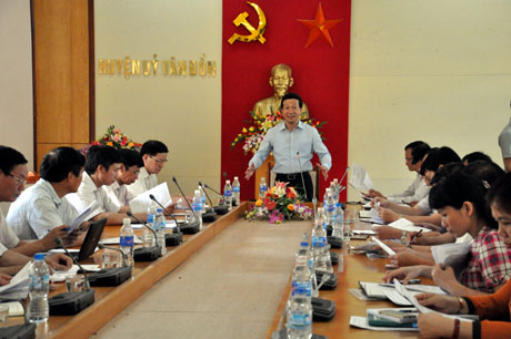 Đồng chí Nguyễn Văn Thành, Phó Chủ tịch UBND tỉnh phát biểu kết luận cuộc làm việc