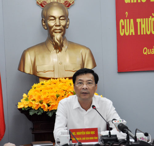 Đồng chí Nguyễn Văn Đọc, Bí thư Tỉnh ủy, Chủ tịch HĐND tỉnh chủ trì cuộc họp.
