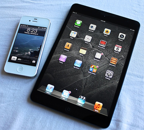 Người dùng iPhone, iPad đời cũ thường phàn nàn về hiệu suất sau khi nâng cấp iOS. Ảnh minh họa.