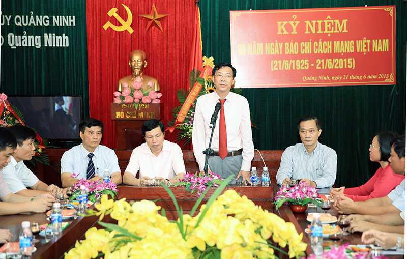 Đồng chí Nguyễn Văn Đọc, Bí thư Tỉnh ủy, Chủ tịch HĐND tỉnh phát biểu chúc mừng.