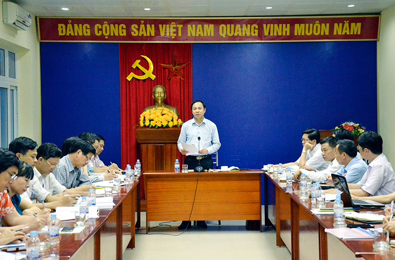 Đồng chí Đặng Huy Hậu, Uỷ viên BTV Tỉnh uỷ, Phó Chủ tịch UBND tỉnh, tại cuộc làm việc với Đài PTTH Quảng Ninh, tháng 5-2015. Ảnh: Thanh Tùng
