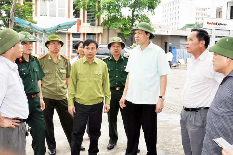 Chủ tịch UBND tỉnh Nguyễn Đức Long kiểm tra công tác phòng, chống bão tại TP Hạ Long