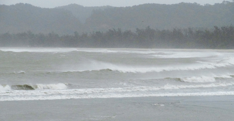 Tâm bão số 1 nằm trên vùng biển Quảng Ninh