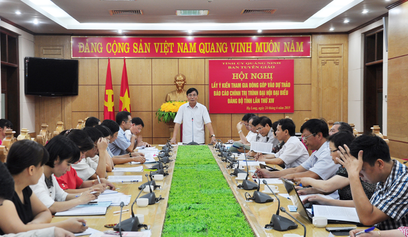 Đồng chí Vũ Ngọc Giao, Ủy viên BTV, Trưởng Ban Tuyên giáo Tỉnh ủy phát biểu tại hội nghị.