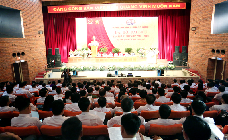 Quang cảnh Đại hội đại biểu Đảng bộ Than Quảng Ninh.