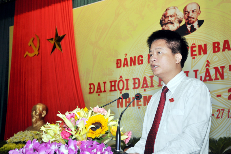 Ảnh: Đồng chí Đỗ Ngọc Nam, Phó Bí thư Thường trực Huyện ủy trình bày báo cáo kiểm điểm hoạt động của Ban Chấp hành Đảng bộ huyện khóa XXIII.