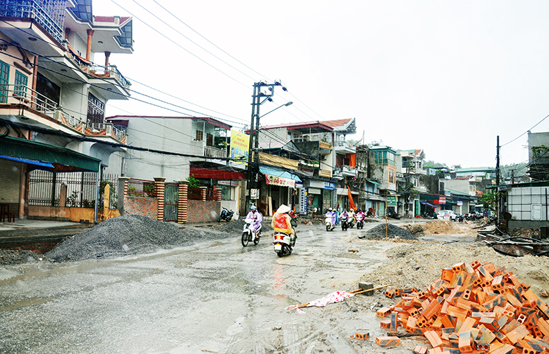 Dự án nâng cấp, cải tạo tỉnh lộ 336 đoạn qua địa bàn phường Cao Thắng (TP Hạ Long) đang được khẩn trương thi công.