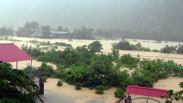 Nhiều khu dân cư trên địa bàn thành phố Cẩm Phả bị ngập nước.
