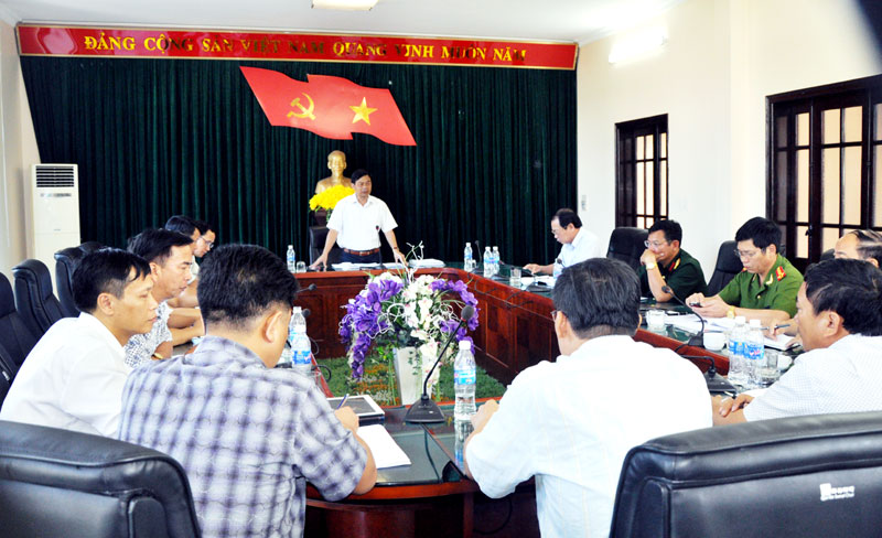 Thành uỷ Hạ Long họp chuẩn bị công tác Đại hội Đảng bộ thành phố.