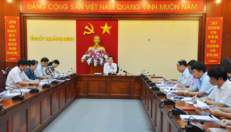 Đồng chí Nguyễn Văn Đọc, Bí thư Tỉnh ủy chủ trì cuộc họp
