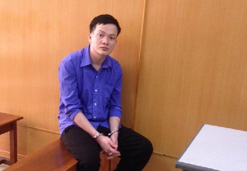 Bị cáo Nguyễn Chí Cường trong giờ tòa nghị án.