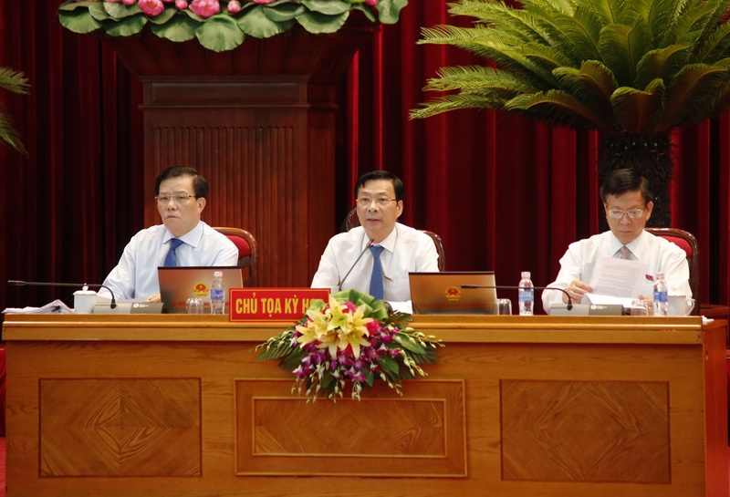 Đồng chí Nguyễn Văn Đọc, Bí thư Tỉnh ủy, Chủ tịch HDND tỉnh, chủ trì phiên chất vấn tại kỳ họp.