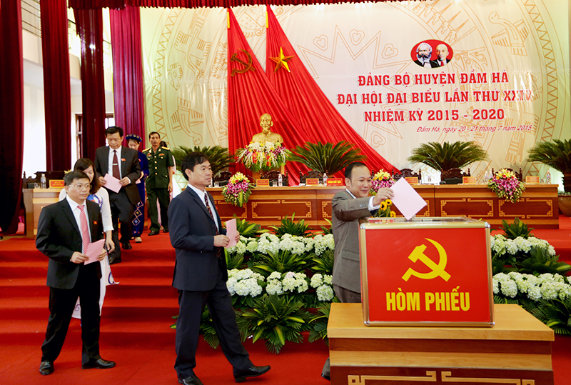 Đồng chí Nguyễn Hoài Sơn được bầu giữ chức vụ Bí thư Huyện ủy Đầm Hà nhiệm kỳ 2015-2020