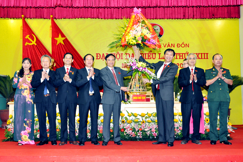 Đại hội đại biểu Đảng bộ huyện Vân Đồn lần thứ XXIII: Kiểm điểm kết quả thực hiện nhiệm vụ nhiệm kỳ 2010-2015