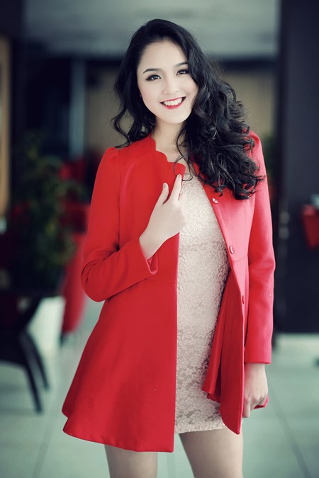 Á hậu 1 cuộc thi Hoa hậu Việt Nam 2012 Đỗ Hoàng Anh.