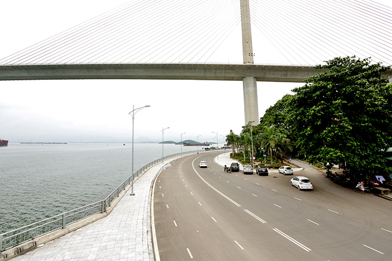 Đoạn nối đường bao biển Vựng Đâng với đường Lê Thánh Tông đã được hoàn thành, đáp ứng nguyện vọng của đông đảo nhân dân khu vực Cao Xanh, Yết Kiêu, Hồng Gai.
