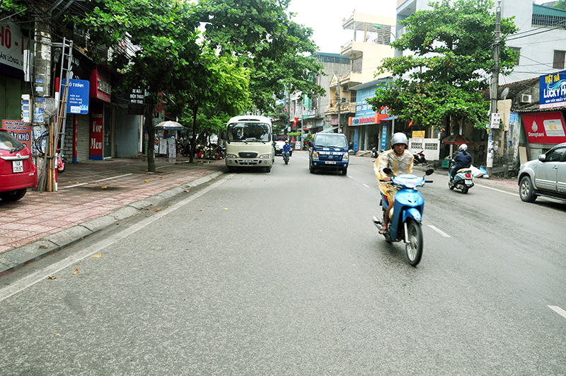 Tuyến đường 337, đoạn đi qua phường Cao Xanh (TP Hạ Long) giờ to rộng, phong quang.