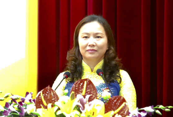 Đồng chí Vi Ngọc Bích, Bí thư Huyện ủy đọc báo cáo Đề án nhân sự BCH Đảng bộ huyện khóa XXI, nhiệm kỳ 2015-2020.
