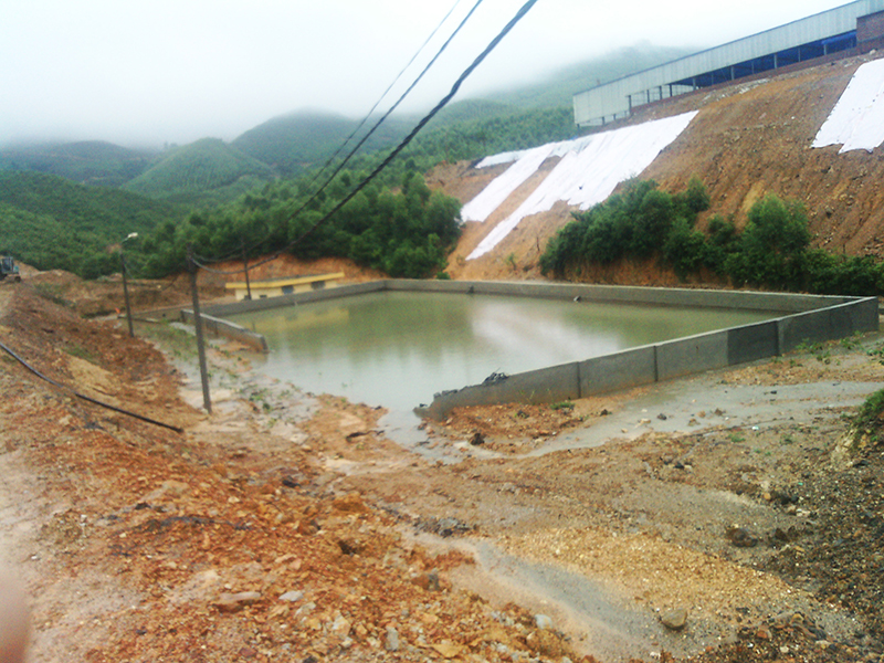 Hạng mục hố chứa rác bị ngập nước, Công trình bãi chôn lấp chất thải rắn Khe Giang.