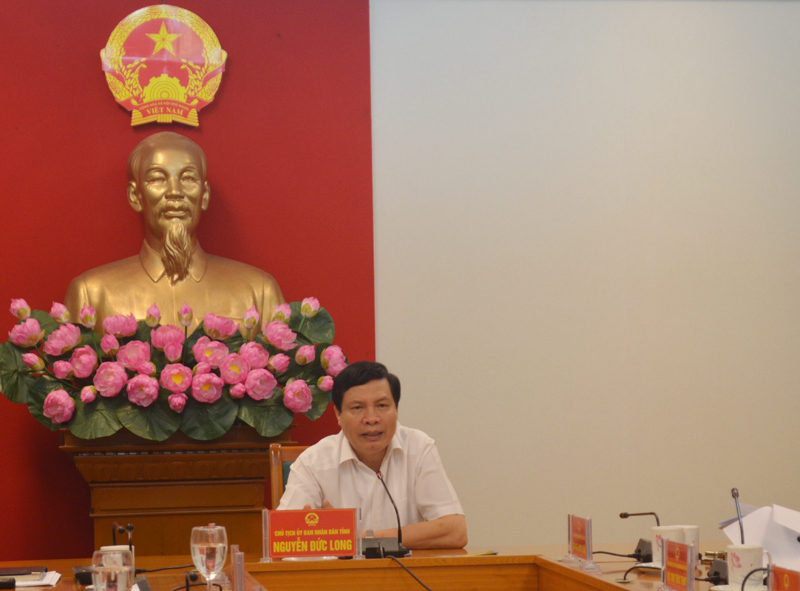 Đồng chí Nguyễn Đức Long, Bí thư Ban Cán sự Đảng, Chủ tịch UBND tỉnh phát biểu chỉ đạo tại cuộc họp