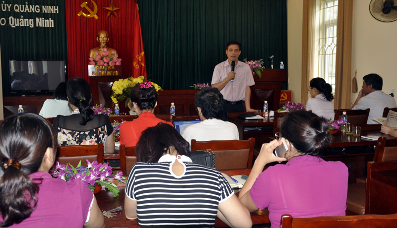 Đồng chí Nguyễn Tiến Mạnh, Bí thư Đảng ủy, Tổng Biên tập Báo Quảng Ninh phát biểu chỉ đạo tại hội nghị.