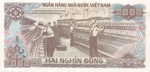 Trên tờ 2000 đồng là hình ảnh các cô công nhân làm việc tại Nhà máy dệt Nam Định. Đây từng là Nhà máy dệt lớn nhất Đông Dương.