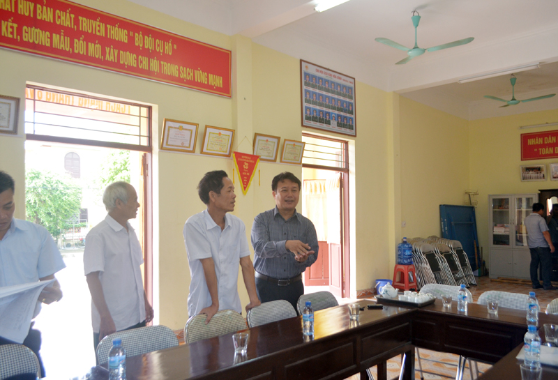 Đoàn giám sát kiểm tra thực tế tại Nhà văn hóa khu Hòa Bình, phường Hòa Lạc, TP Móng Cái